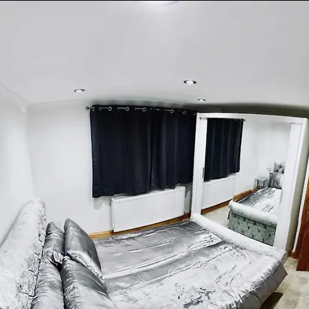 Stratford City Apartments-3
